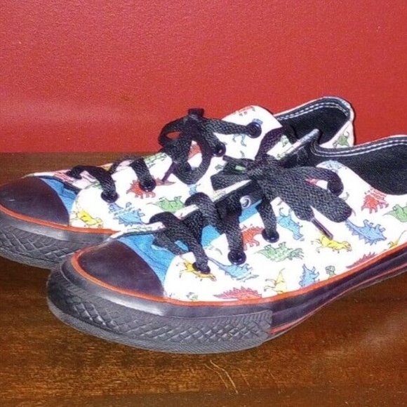 Converse‎ All Star Kids Size 3 Dinosaur Print Low Top Shoe - Picture 2 of 5